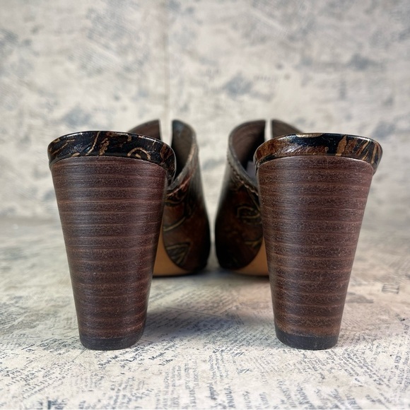 Patricia Nash Ruffina Mule Pumps, Chocolate - Gold tone colors - Picture 5 of 12